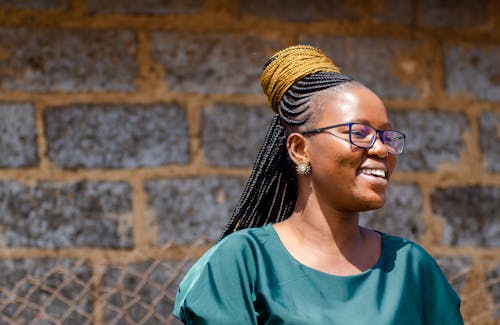 Ilmainen kuvapankkikuva tunnisteilla afrikkalainen nainen, henkilö, hymyily