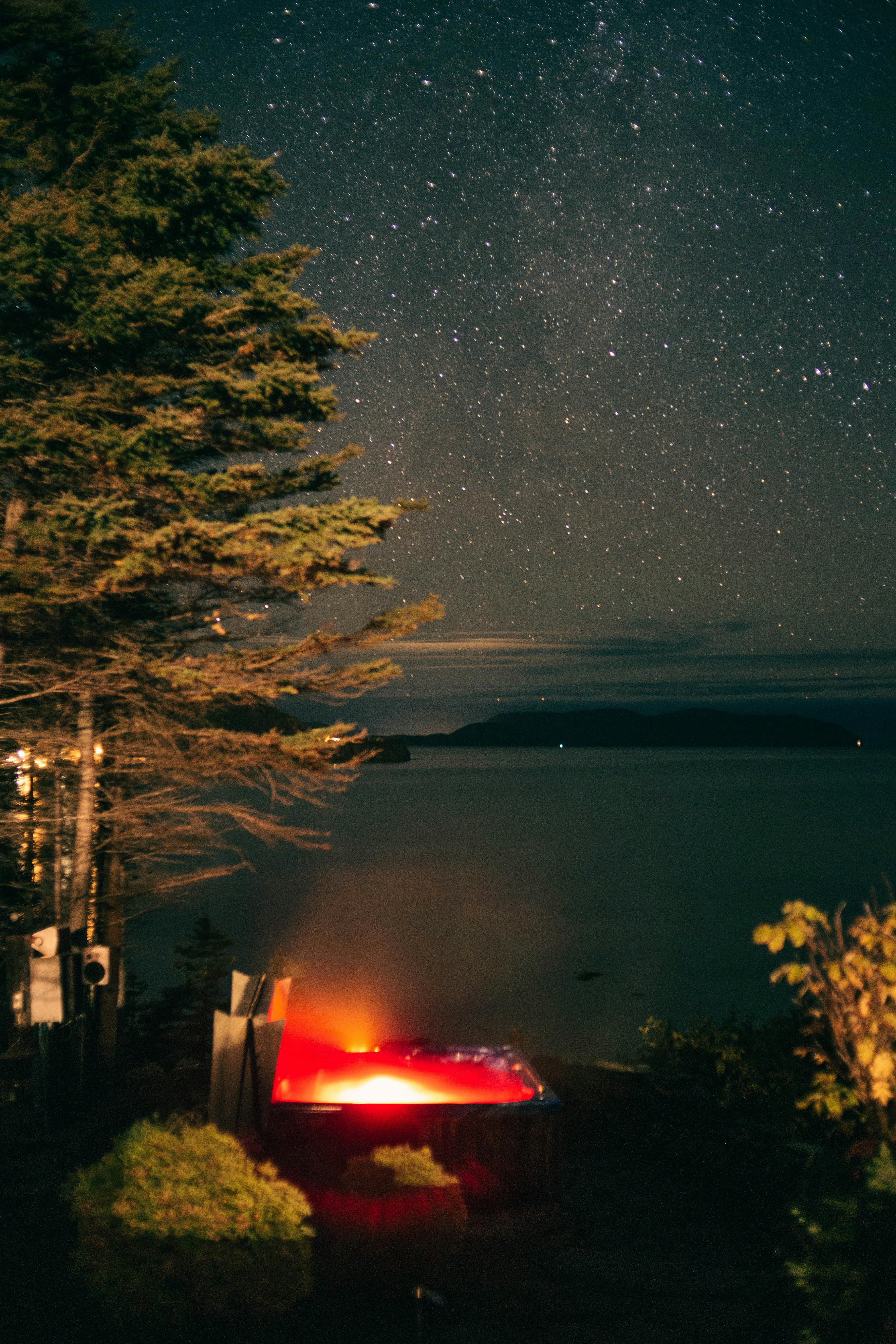 Ronde jacuzzi laten plaatsen