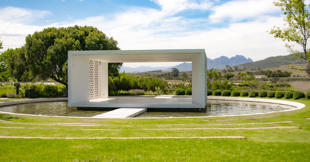 Rectangle Concrete Structure on a Pond · Free Stock Photo