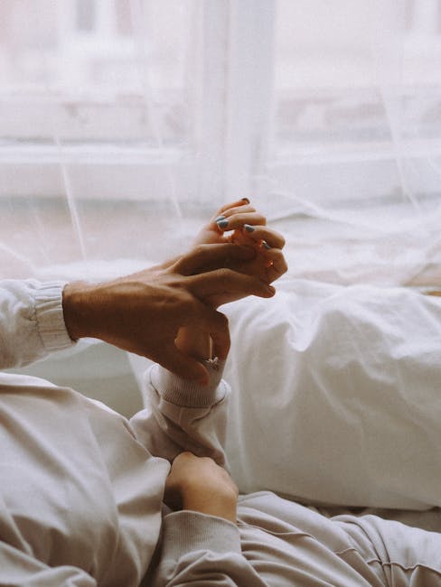 How To Be A Positive Influence In Your Friend Group? 19 Friends Volunteering Together