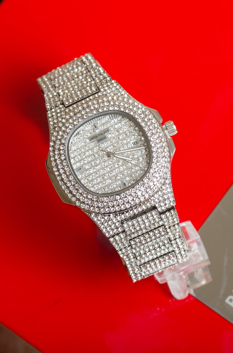 Silver Link Bracelet Analog Watch With Diamonds