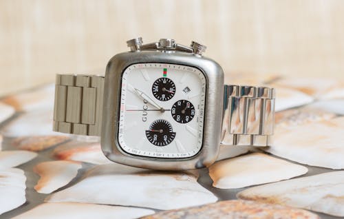 Free A Silver Wristwatch in Close-up Photography Stock Photo