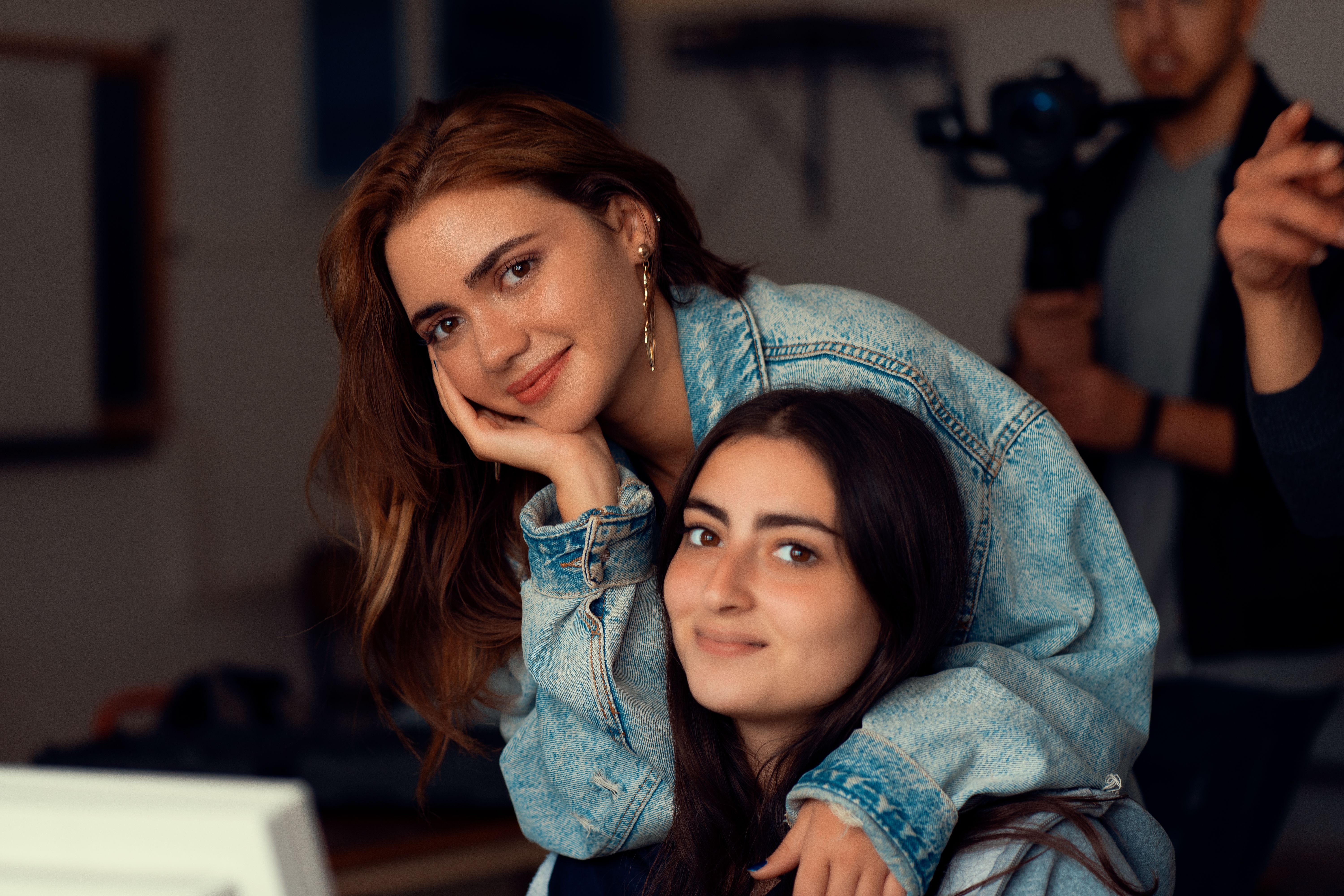 Netflix quietly drops Warner Bros. Discovery cable channels in sale — Photo by Helmy Zairy on Pexels