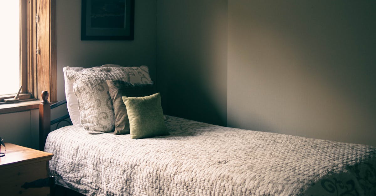 How to caulk molding after painting walls