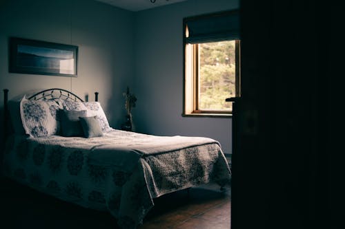 Free Big Bed in Room Stock Photo