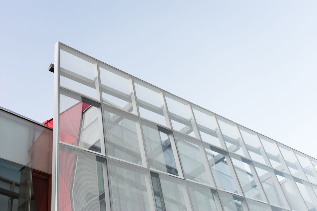 Façade vitrée contemporaine