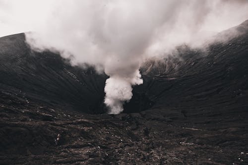 Безкоштовне стокове фото на тему «Вулкан, горизонтальний, дим»