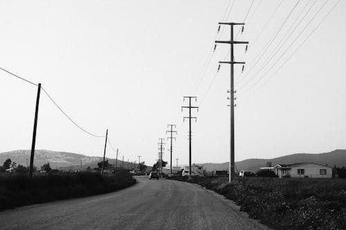 Gratis lagerfoto af asfalt, landevej, sort og hvid Lagerfoto