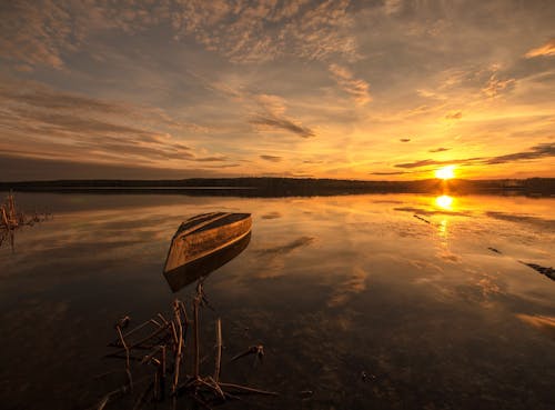 Kostenloses Stock Foto zu abend, boot, draußen