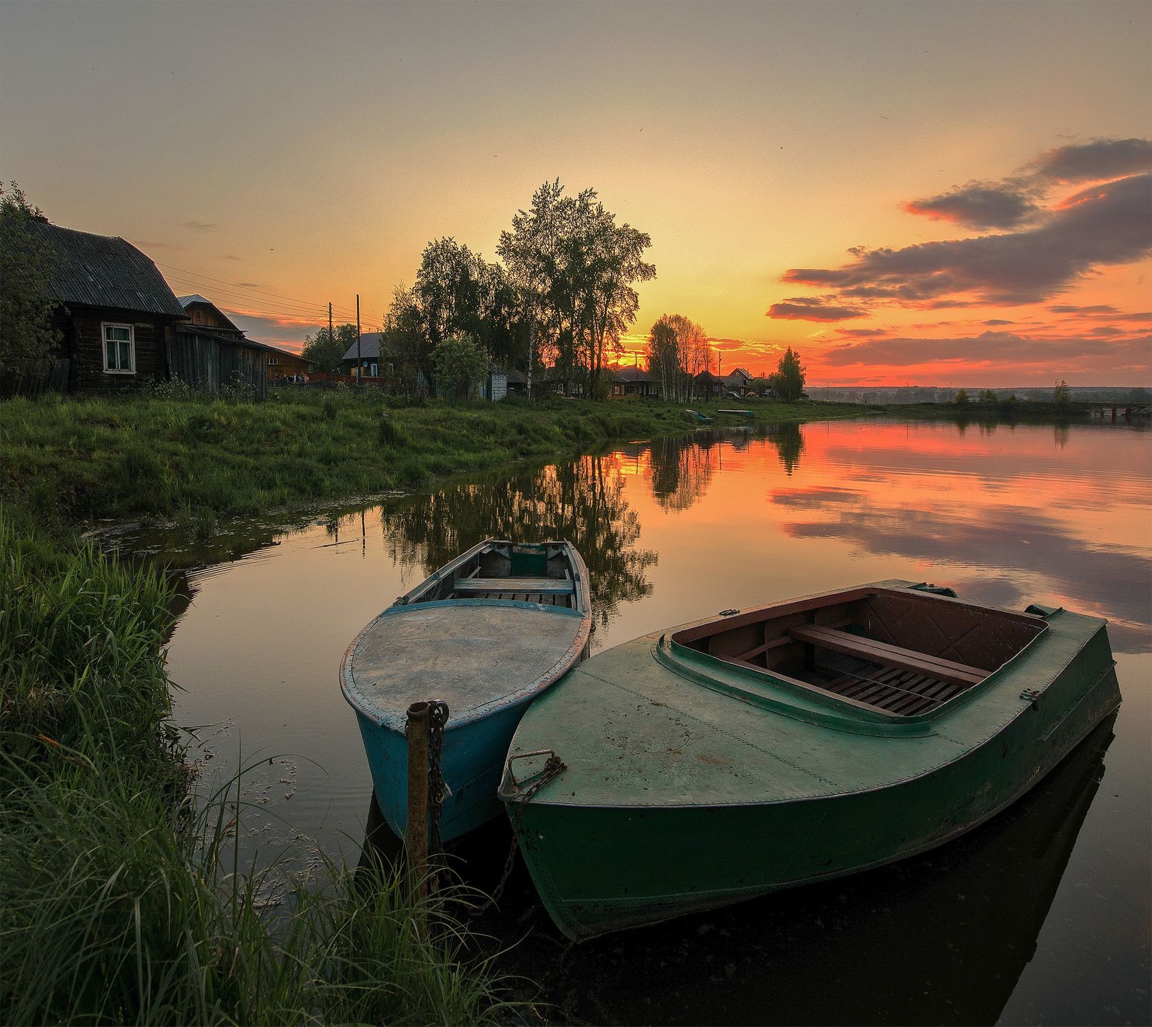 Blue and White Boat on Lake during Sunset · Free Stock Photo