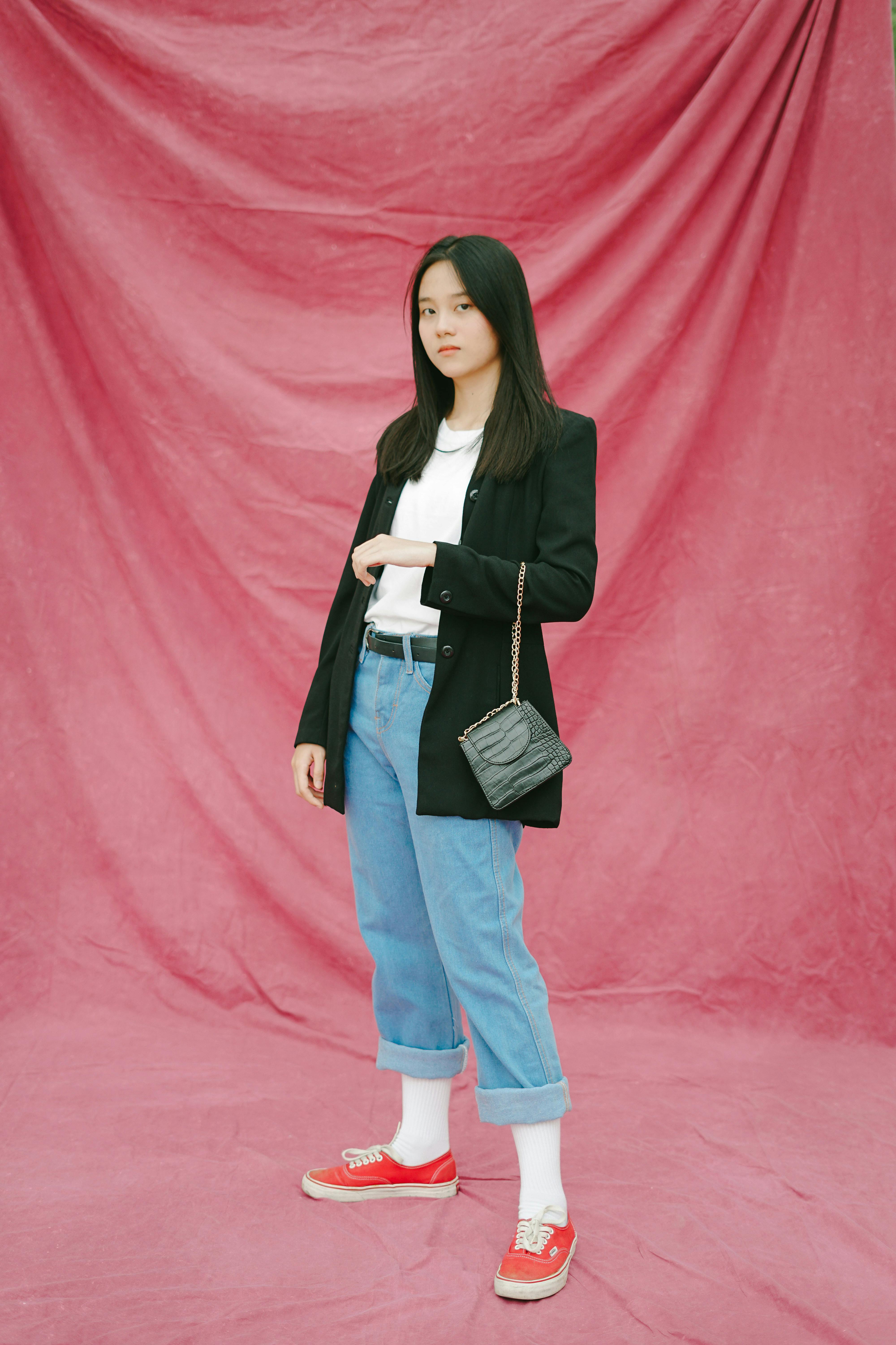 다양한 디자인의 스니커즈 이미지