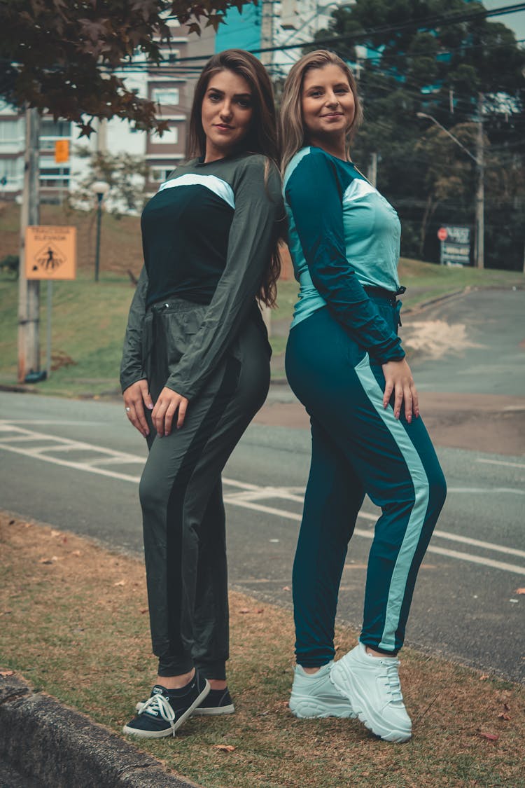 Beautiful Women Wearing Matching Outfits 