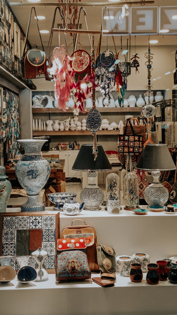 Store With Ceramics