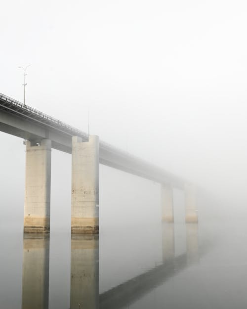 bezplatná Základová fotografie zdarma na téma infrastruktura, mlha, most Základová fotografie