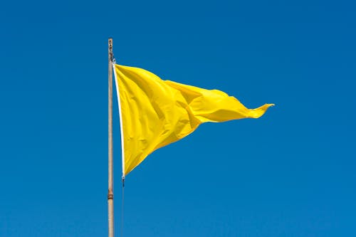 Безкоштовне стокове фото на тему «блакитне небо, жовтий прапор, зараження»