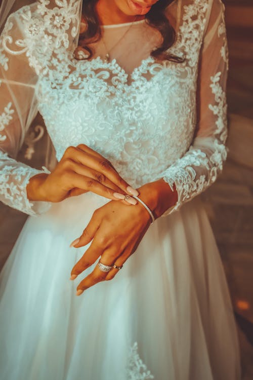 Gratis stockfoto met aantrekken van, armband, bruid