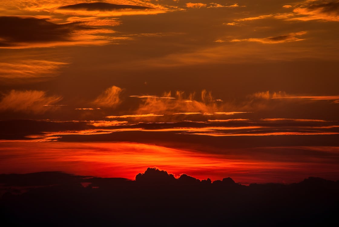 akşam karanlığı, bulutluluk, gün batımı sonrası kızıllık içeren Ücretsiz stok fotoğraf