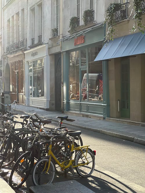 Immagine gratuita di biciclette, facciata, facciata di edificio