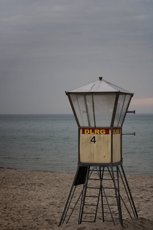 Безкоштовне стокове фото на тему «Безпека, берег моря, вертикальні постріл» стокове фото