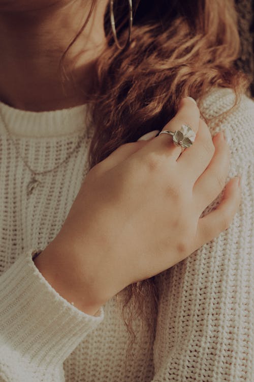 Free Close-up of Girl in White Sweater Stock Photo