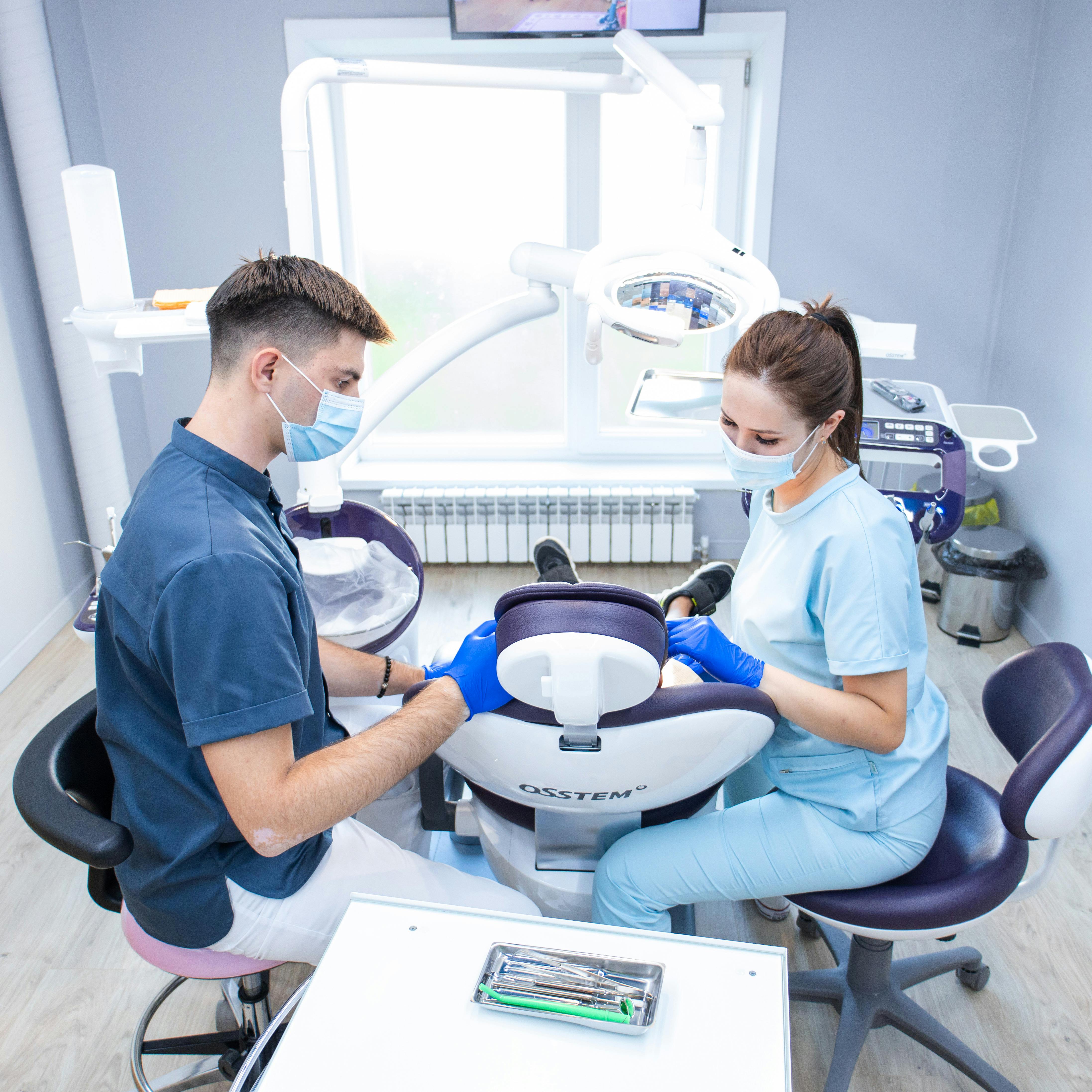 Responsive website design for Pom Dental