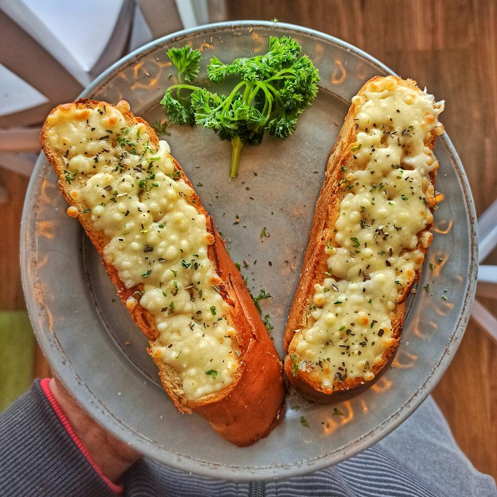 Cheesy Garlic Bread from "Friends"