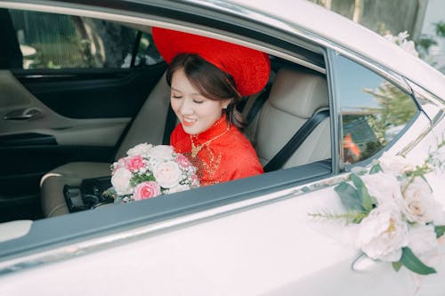 Ingyenes stockfotó autó, ázsiai nő, boldog témában