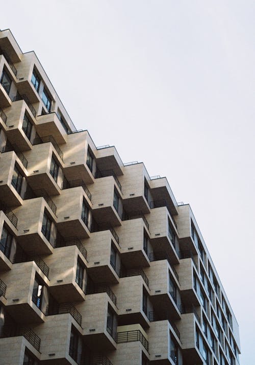 Gratis stockfoto met architectuur, betonnen constructie, buitenkant van het gebouw