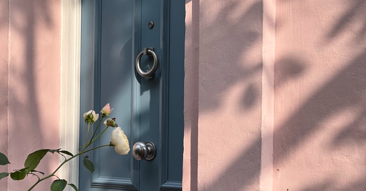 How to measure screen door handle