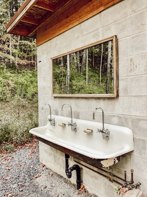 Free Sink Outside of Building Stock Photo