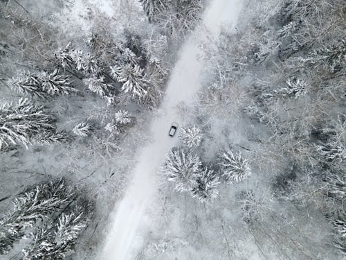 araba, drone çekimi, hava fotoğrafçılığı içeren Ücretsiz stok fotoğraf