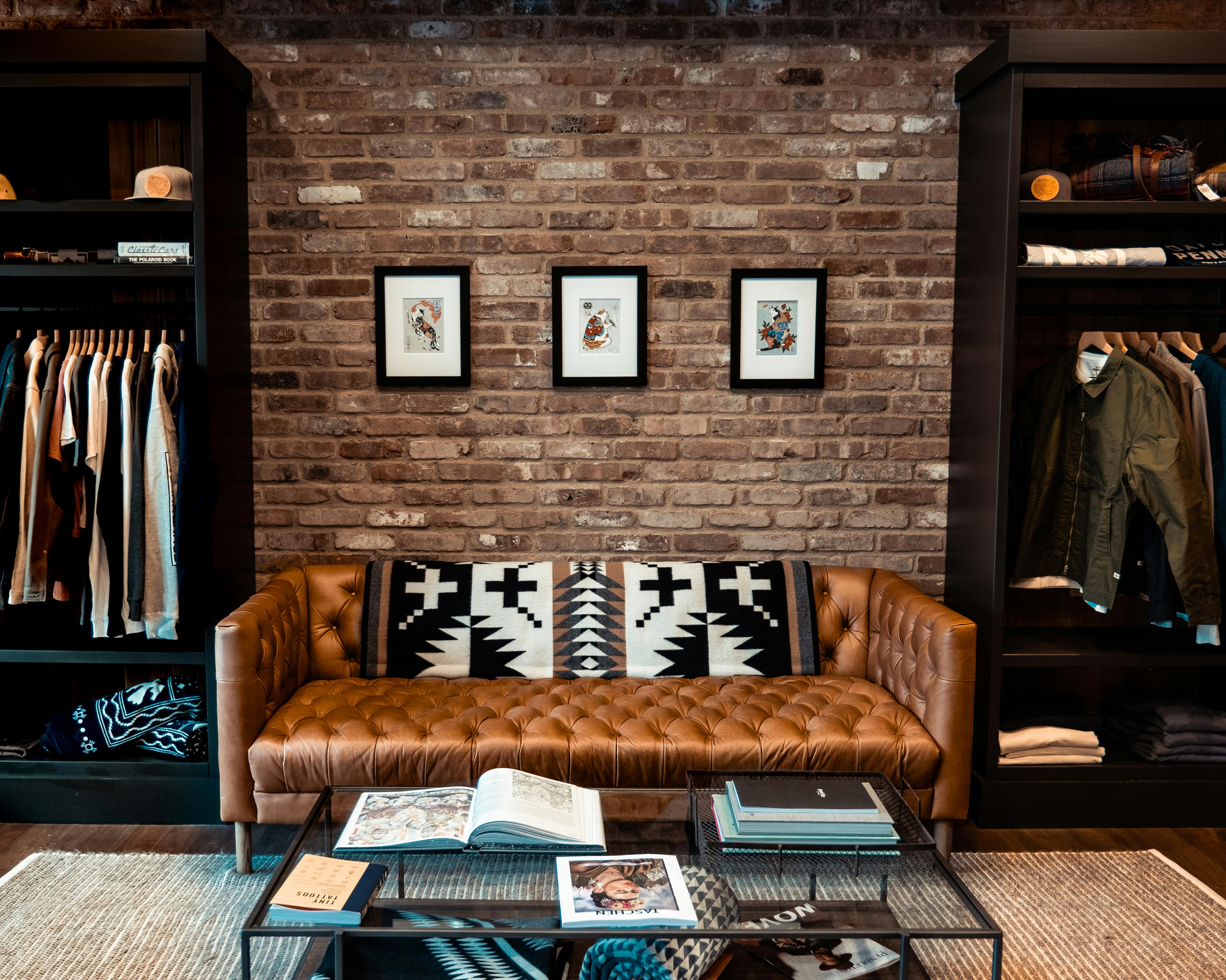 best fashion wardrobe — Photo by Ryan Hiebendahl on Pexels