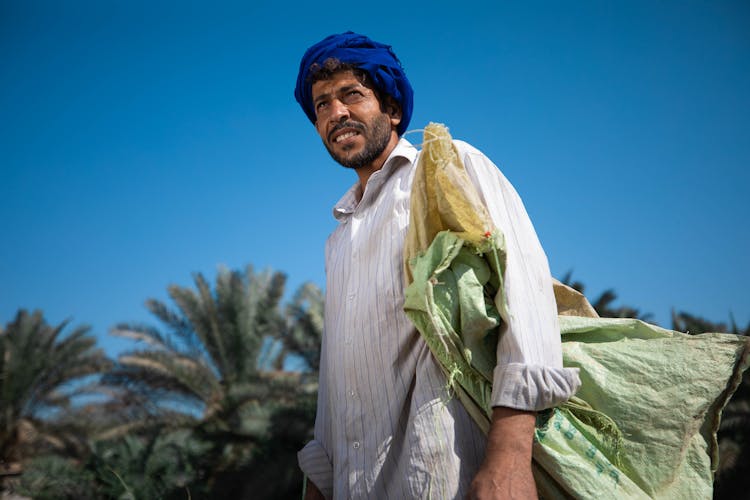 Bearded Man Wearing Turban And Thawb