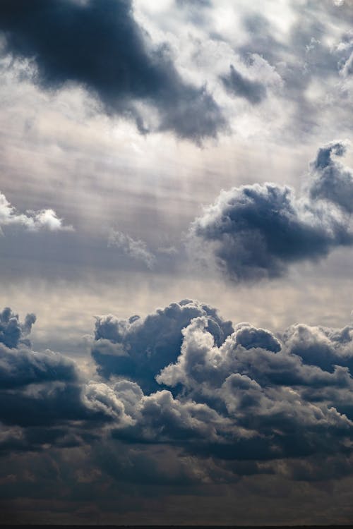 Бесплатное стоковое фото с вертикальный выстрел, живописное небо, живописный