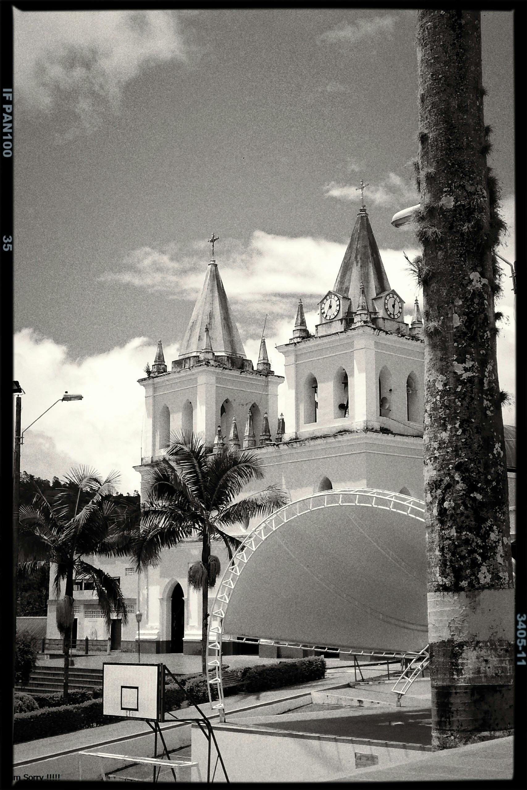grayscale photo of a church in labateca