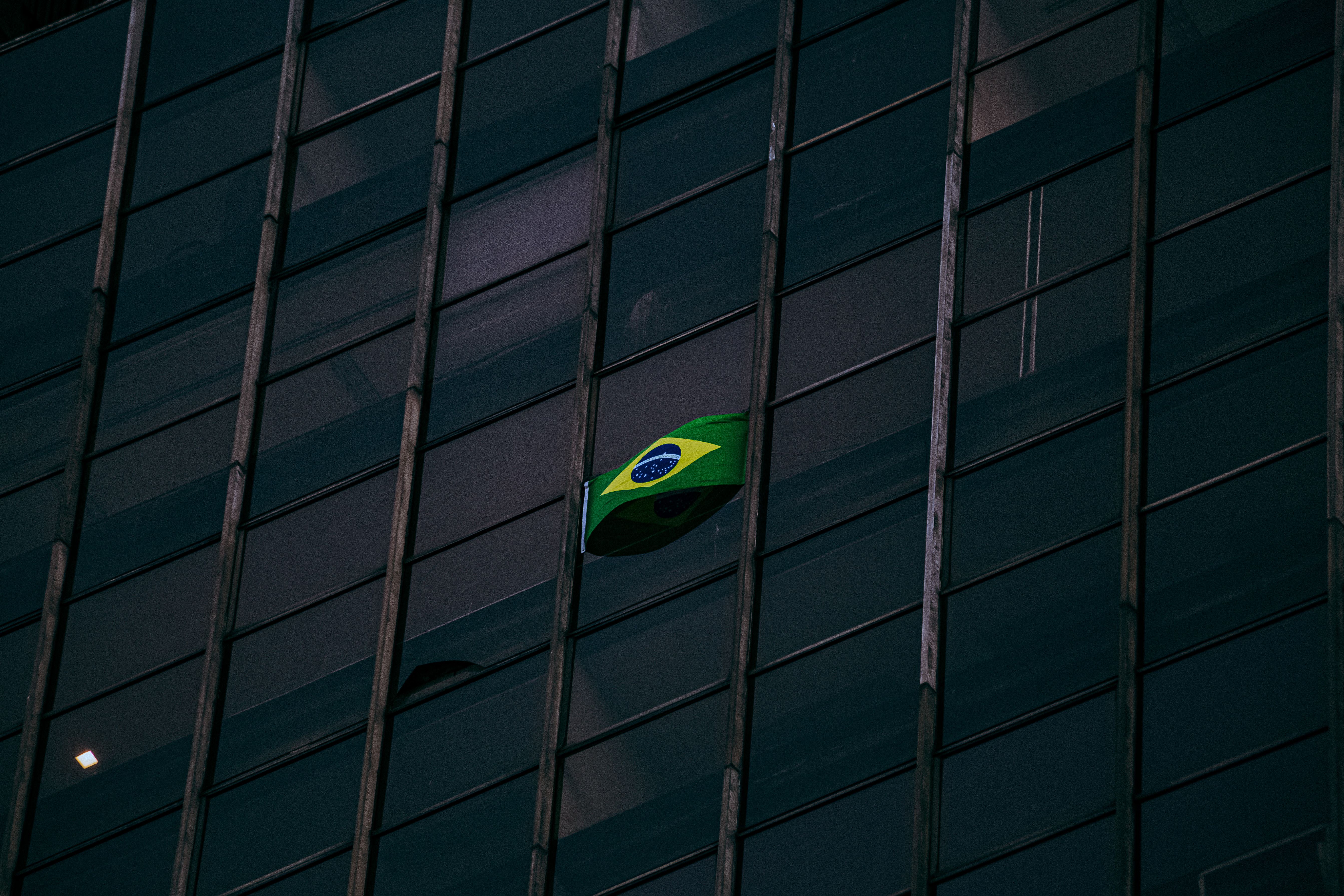 Brasil avança na Copa: jogo decisivo e ponto facultativo confirmado