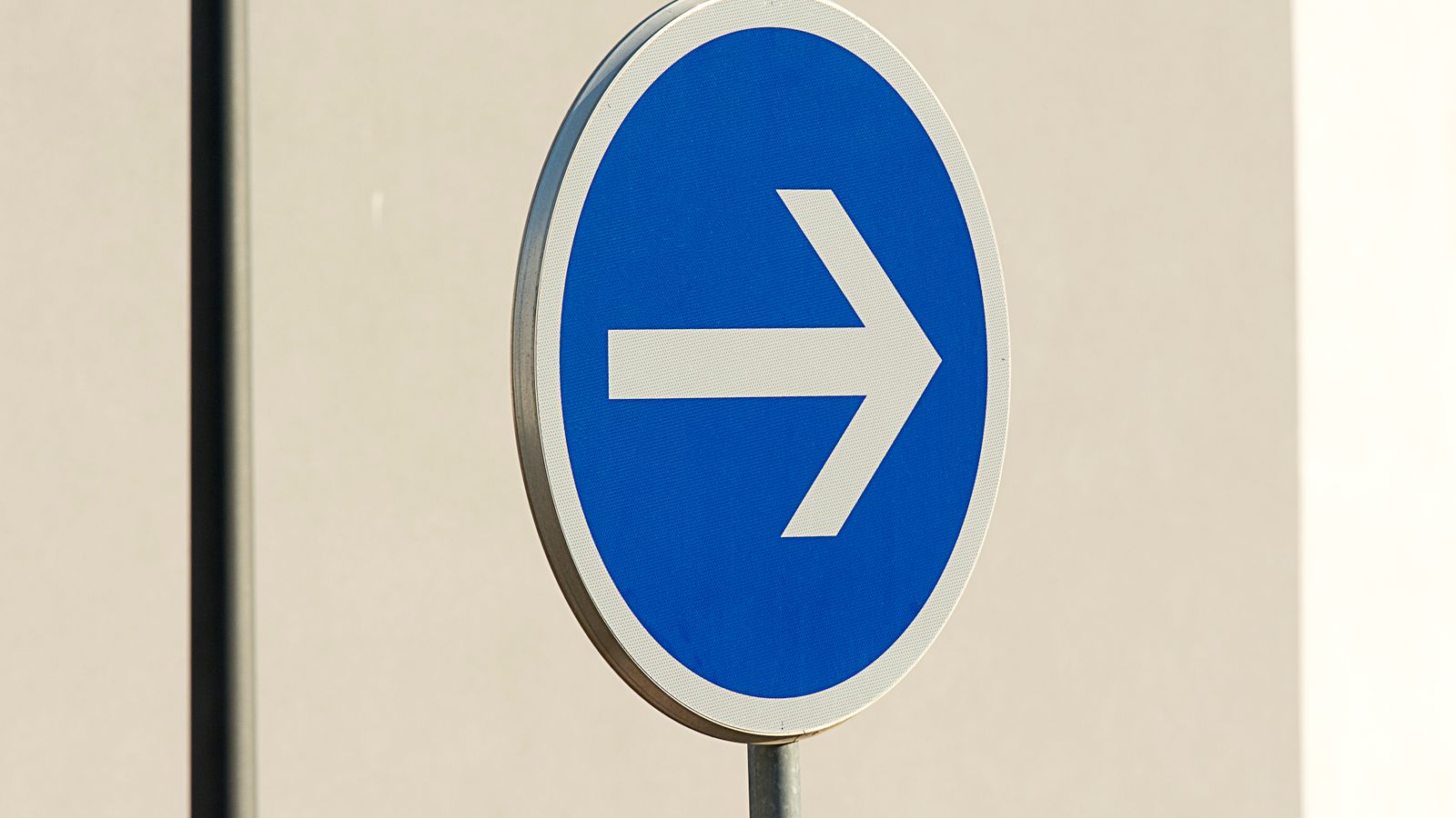 Nieuwe website zonder verlies van Google-posities: de checklist voor een veilige websitemigratie - AI-automatisering artikel door Hugarro