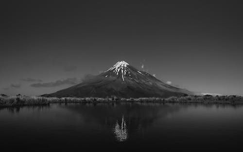Бесплатное стоковое фото с вечер, вода, вулкан