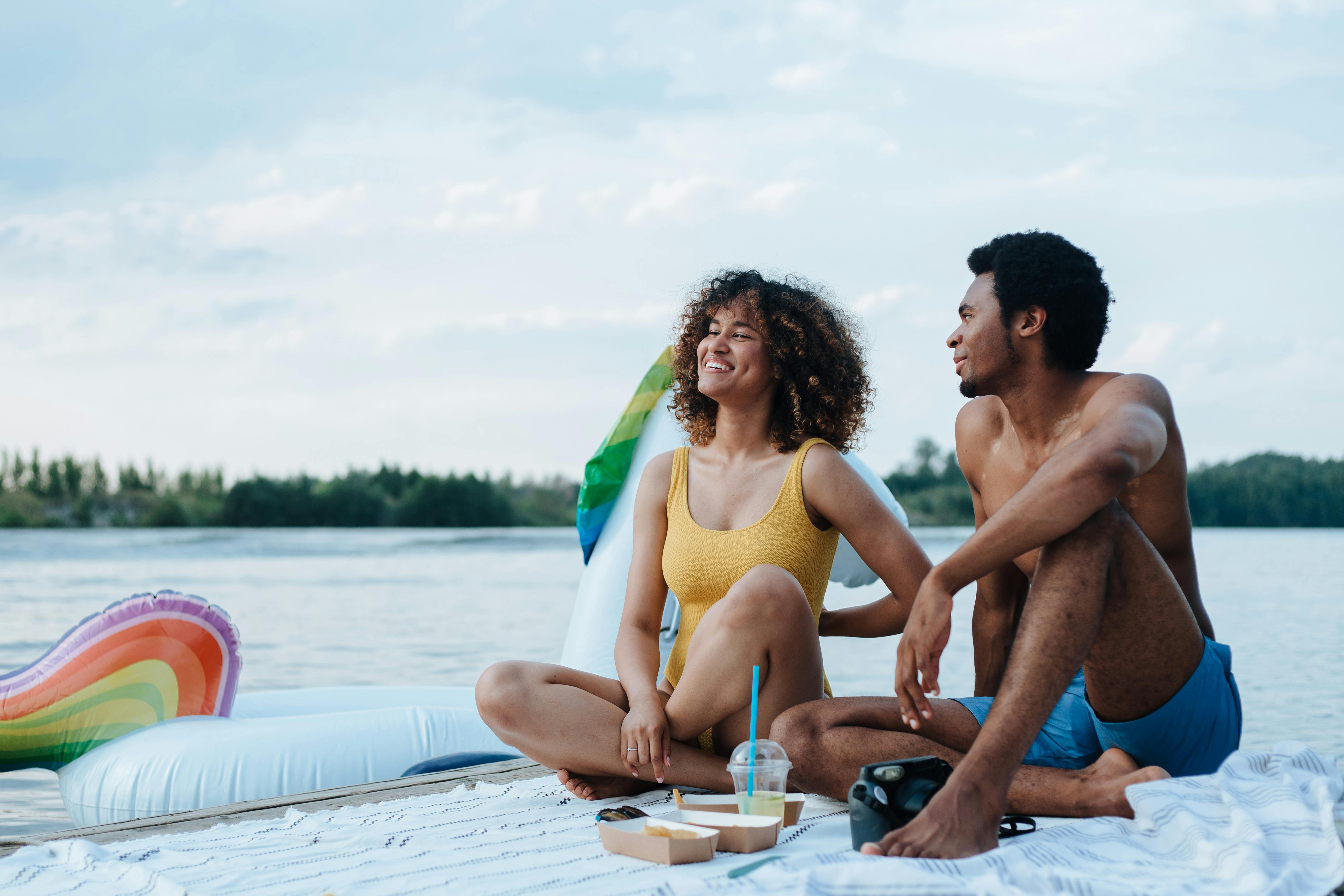 Summer Travel on a Budget | May 11, 2026 | Day to Day with Mariah — Photo by Ron Lach on Pexels