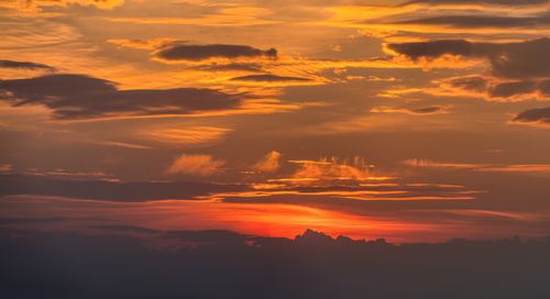 Free Stunning orange and red sunset sky with clouds over Minnesota, creating a captivating view. Stock Photo