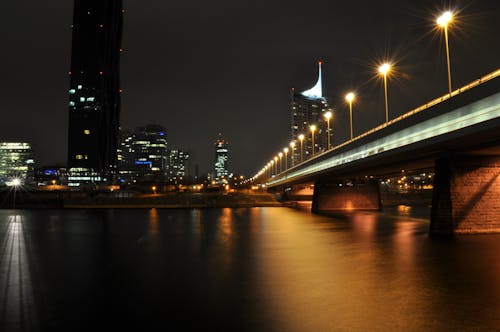 Gratis Jembatan Dengan Lampu Jalan Foto Stok