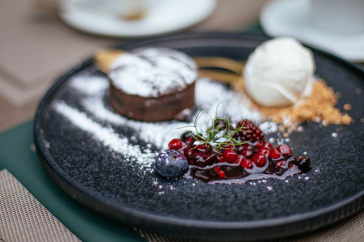 Elegant dessert presentation