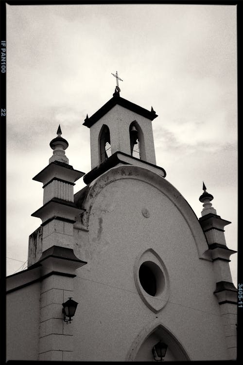 Základová fotografie zdarma na téma černobílý, církev, fasáda