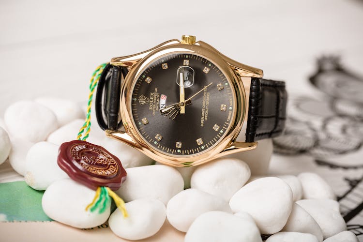 Copper Gold Rolex Brand Watch With Black Dial And Decorations