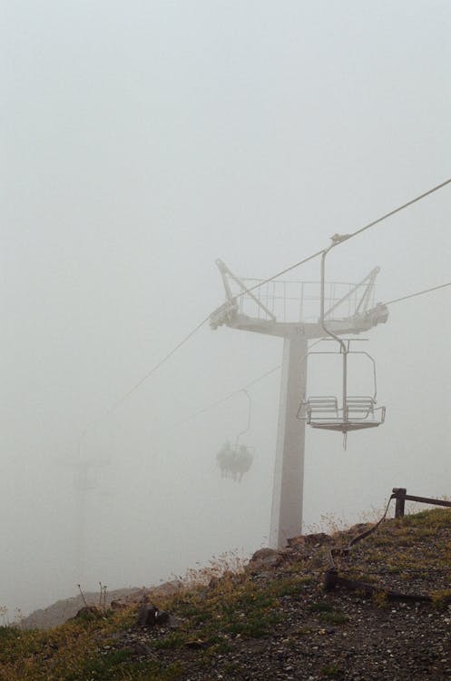 Gratis stockfoto met berg, lijn, mist