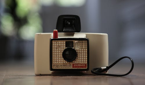 Gratis Fotos de stock gratuitas de cámara Polaroid, de cerca, fondo borroso Foto de stock