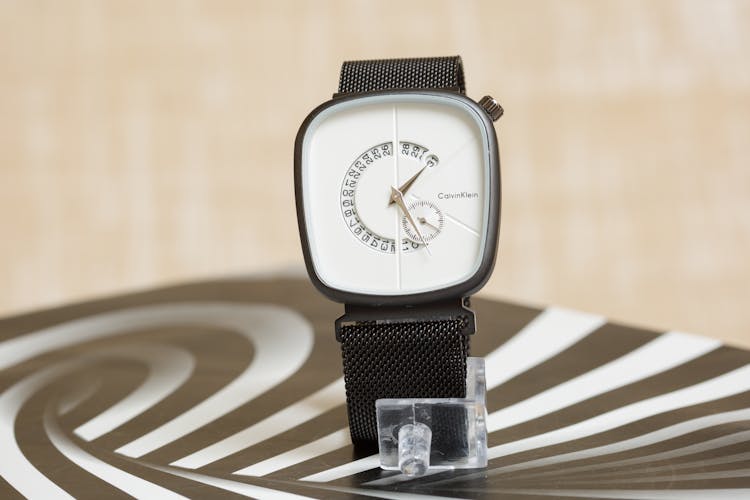 Modern Black Minimalist Watch On Stand