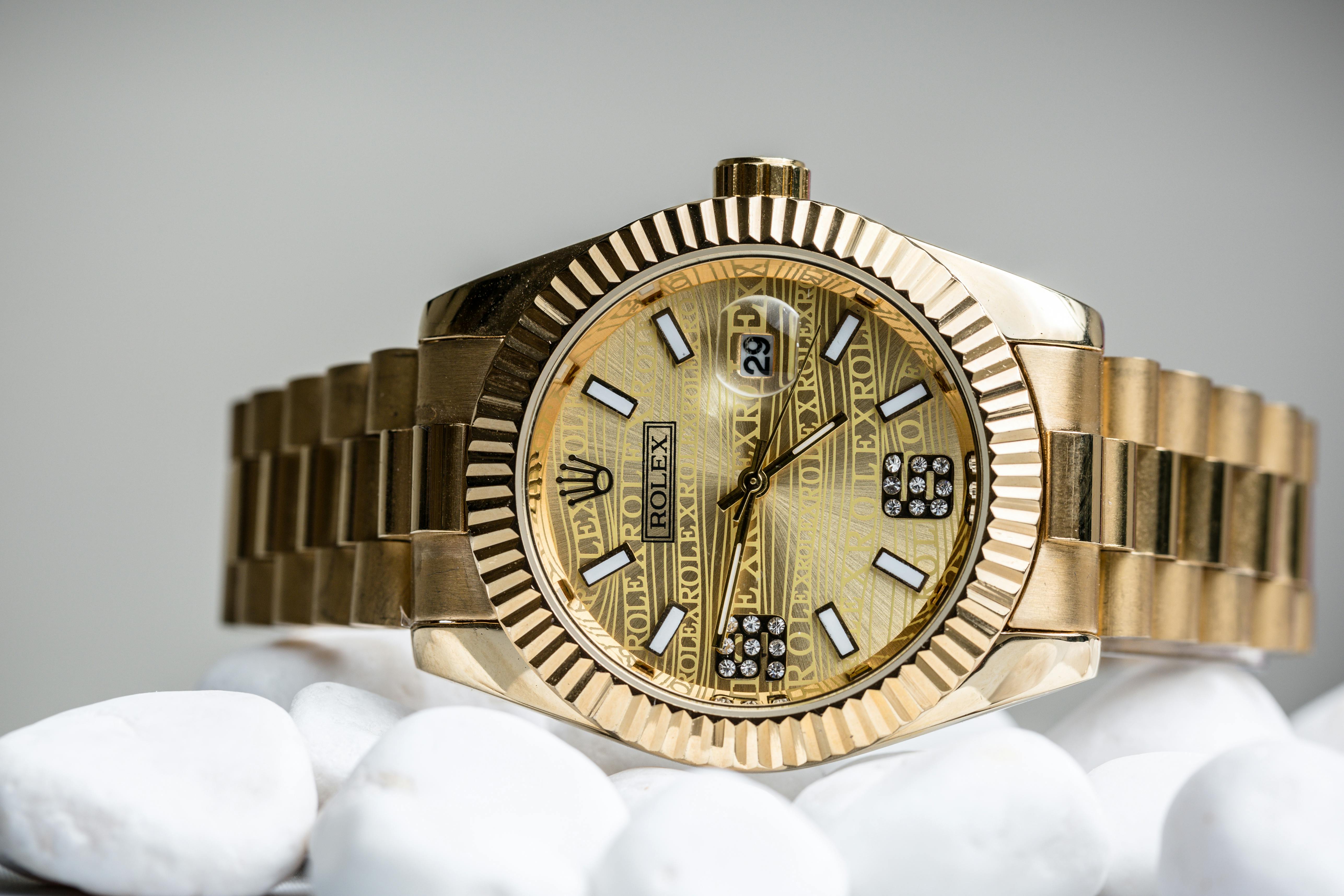 Gøre klart hav det sjovt Blaze A Gold Rolex Watch with Diamonds · Free Stock Photo