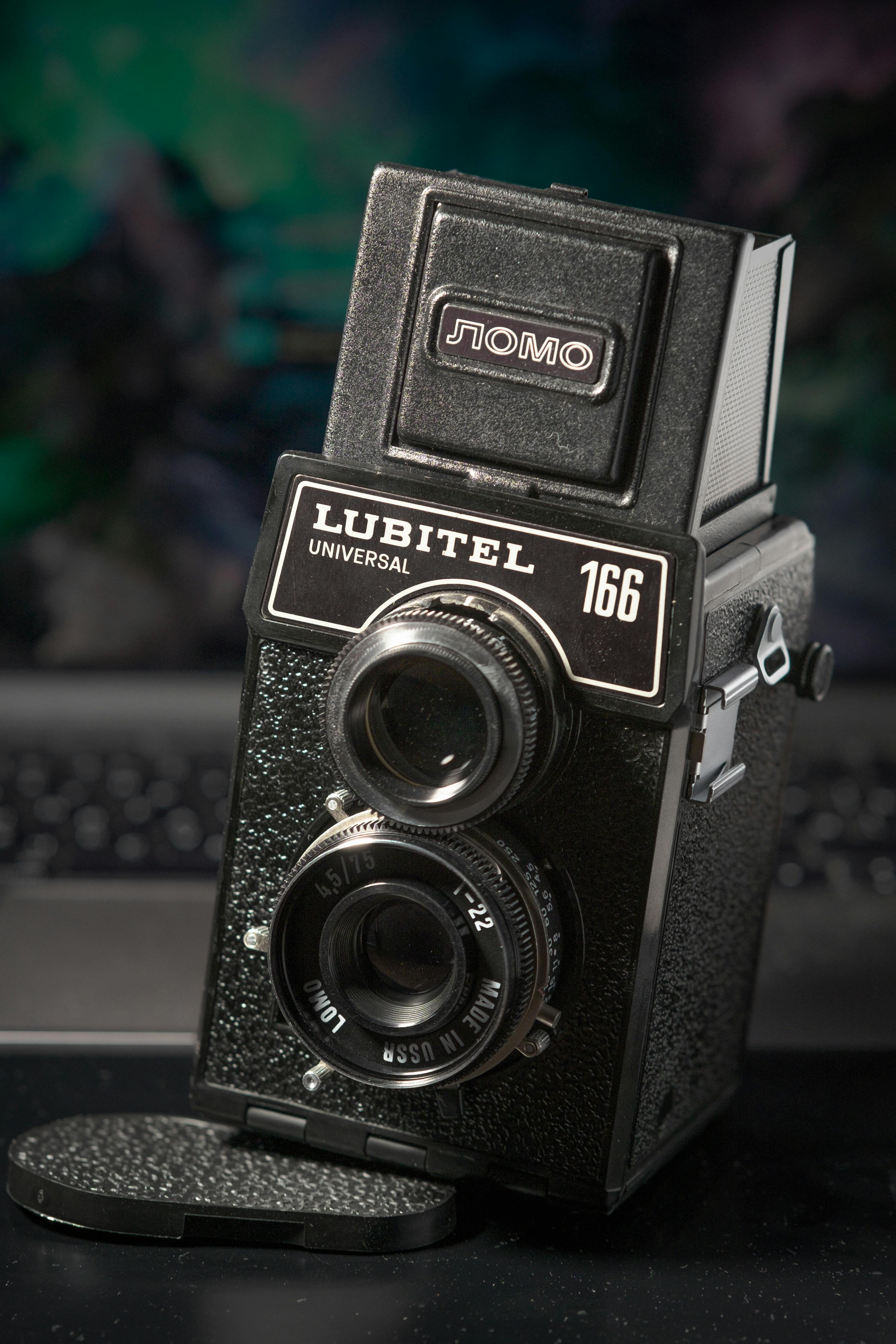 Grayscale Photo of a Vintage Camera · Free Stock Photo