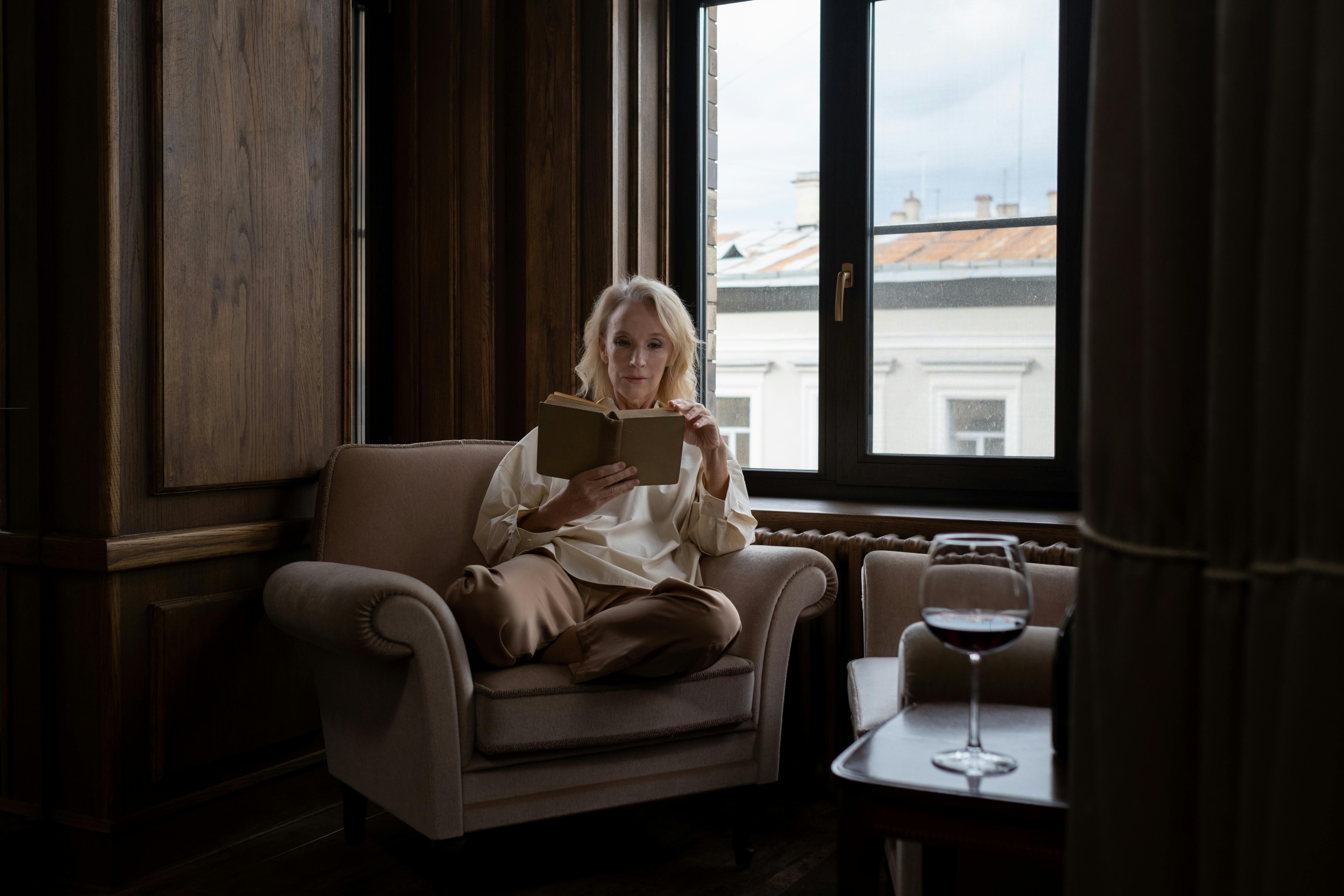 28 Self Development Books To Change Your Life In 2026 — Photo by Ron Lach on Pexels